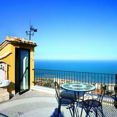 B&B La Torretta Sul Borgo Гроттамаре Экстерьер фото