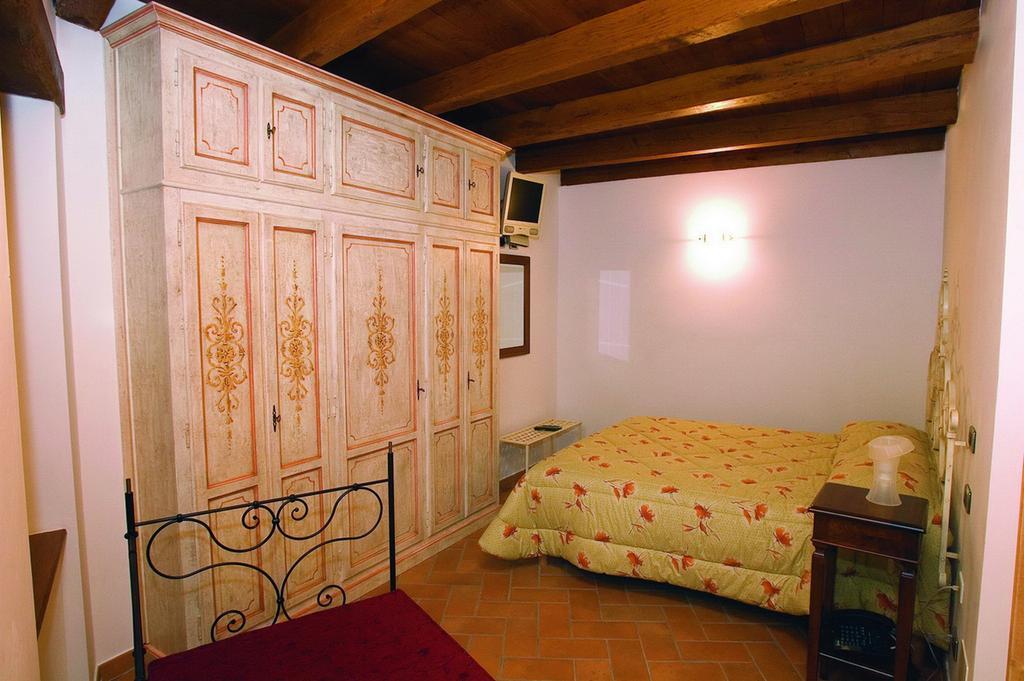 B&B La Torretta Sul Borgo Гроттамаре Номер фото